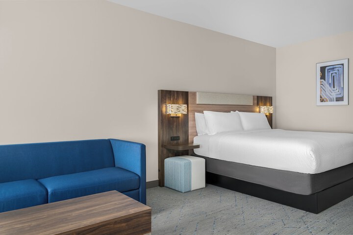Holiday Inn Express & Suites DFW Airport Southwest - Euless