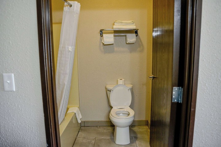 Room 11 of 46