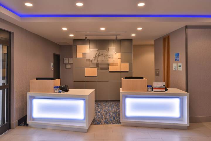 Hotel 2 of 57