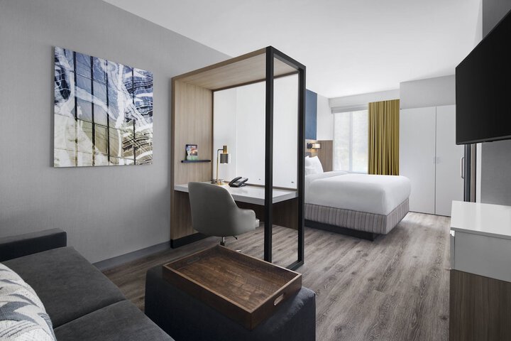 Room 12 of 27