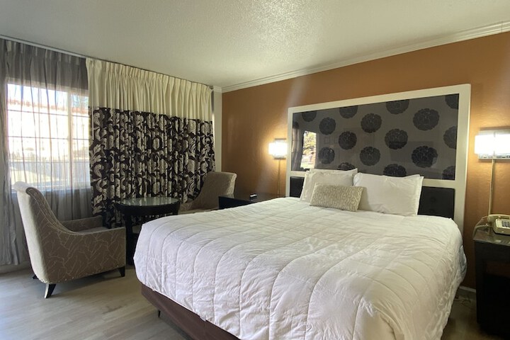 Room 52 of 71