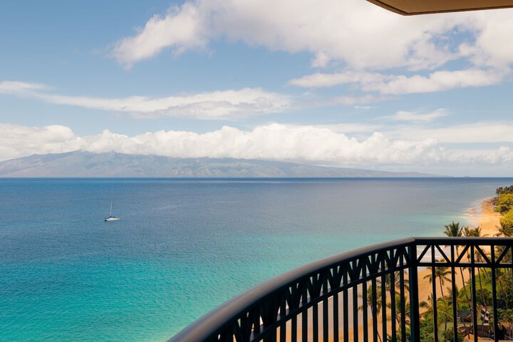 Royal Lahaina Resort & Bungalows