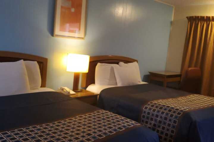 Room 33 of 37
