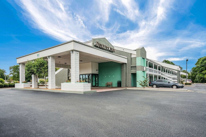Hotel 4 of 52