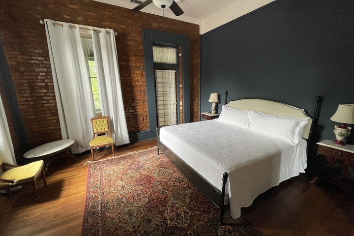 Room 42 of 87