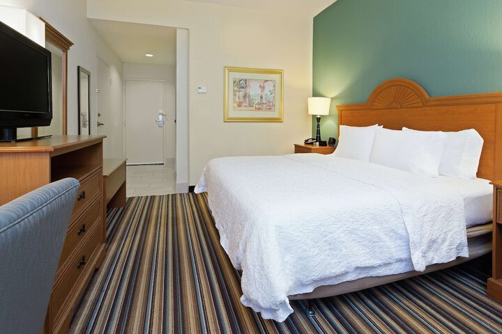 Room 21 of 32