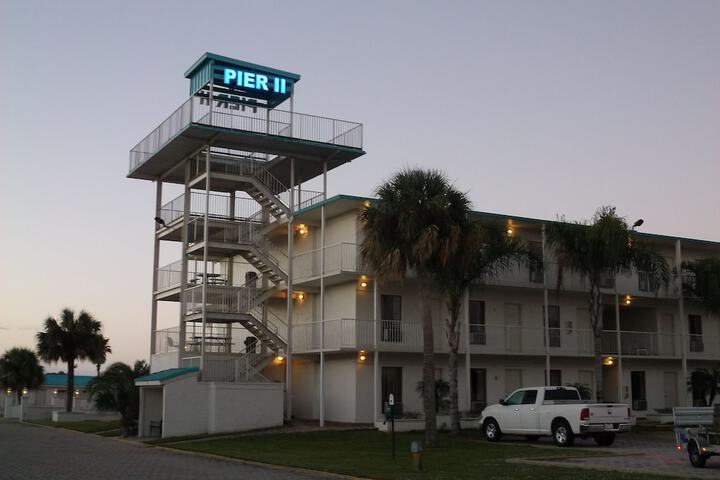 Lakeshore Resort and Marina