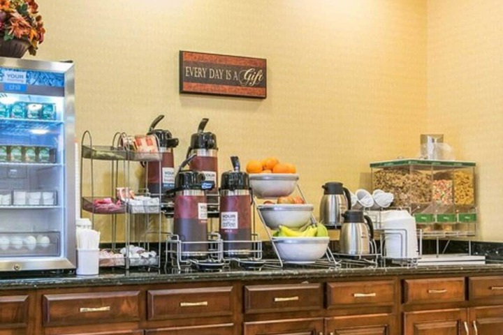 Breakfast/Coffee Service 13 of 14