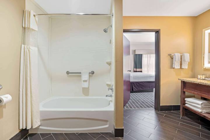 Room 21 of 41
