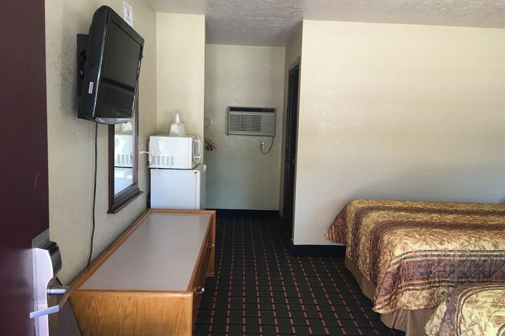 Room 72 of 80