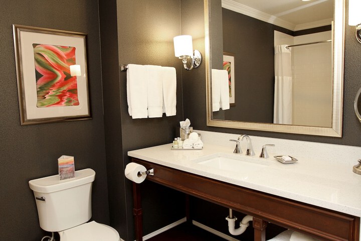 Majestic Inn & Spa