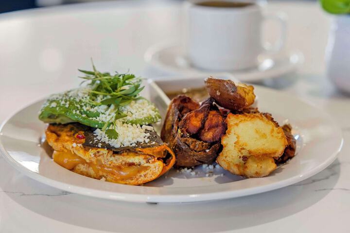 Breakfast/Coffee Service 73 of 94