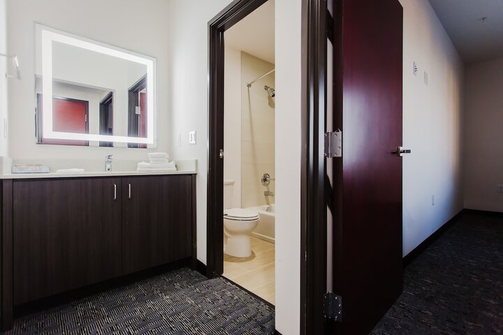 Room 46 of 69