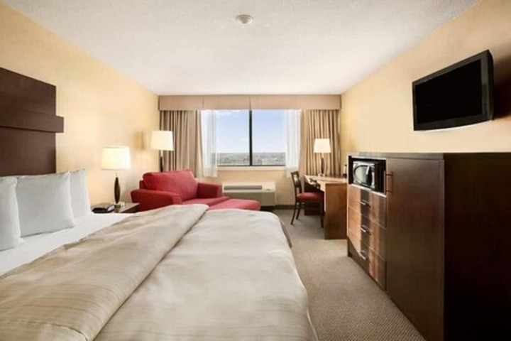 Room 4 of 20
