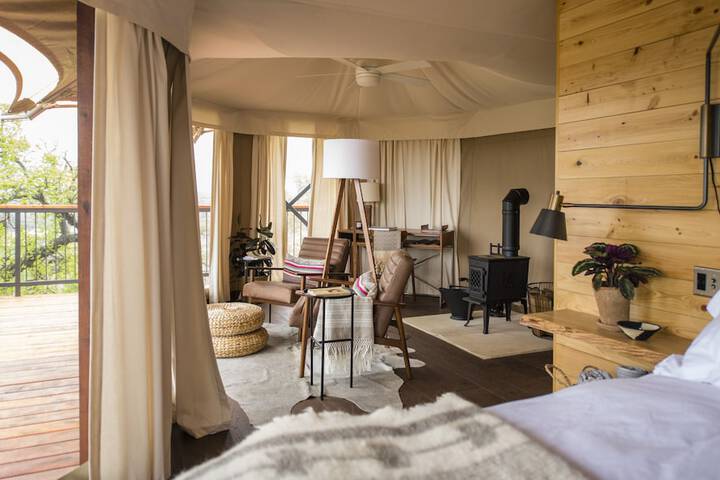 Room 17 of 28