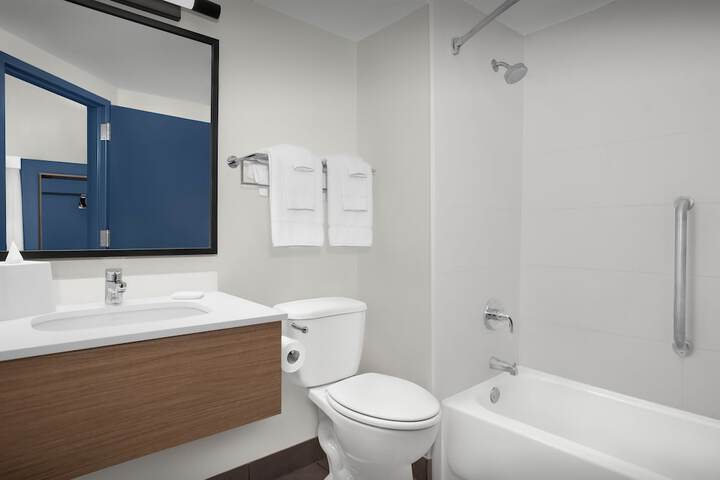 Room 16 of 25