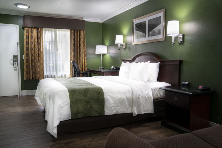 Room 20 of 32