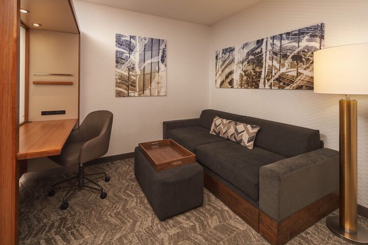 Room 13 of 27