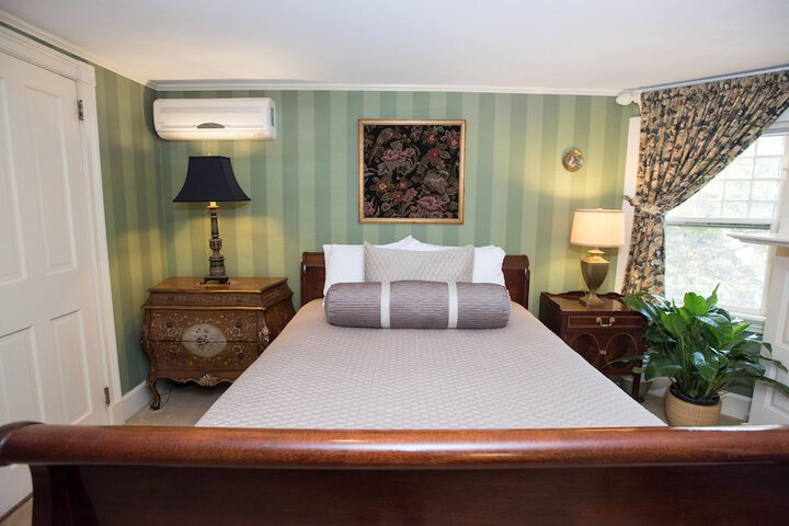 Room 12 of 20