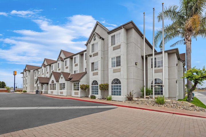 Comfort Inn & Suites Salinas City Center Area