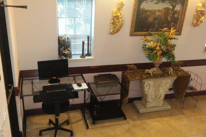 Business Center 34 of 38