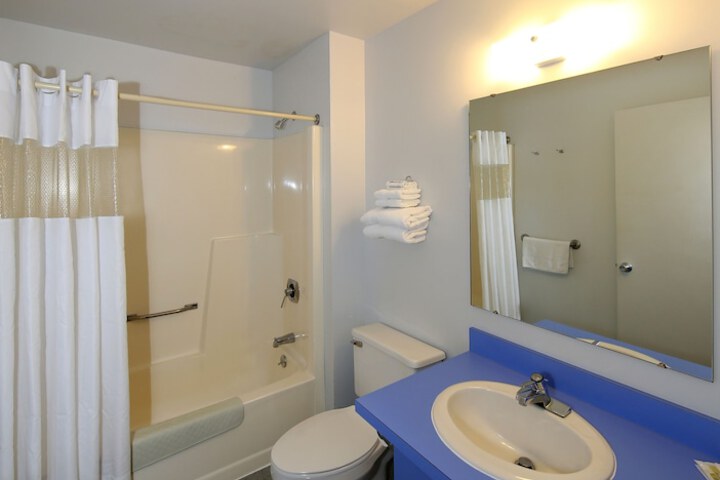 Room 13 of 22