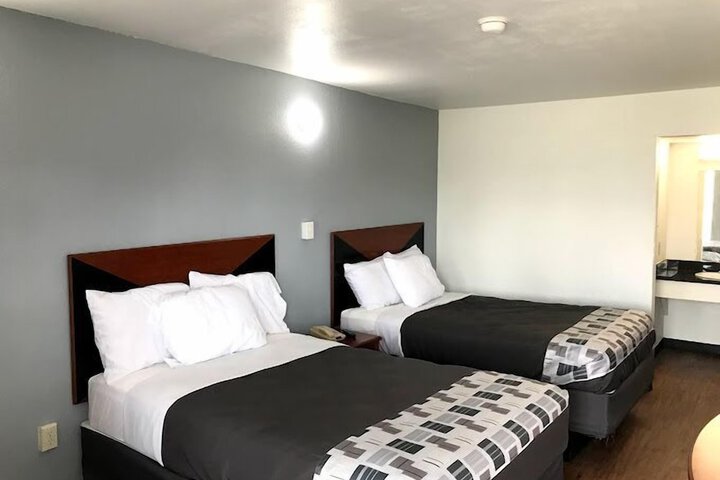 Room 8 of 8
