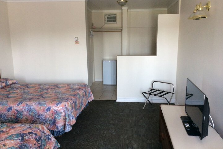 Room 9 of 14