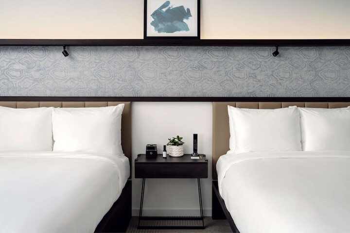 Room 25 of 62