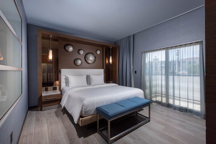 Shade Hotel
