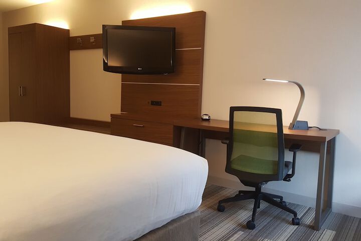 Room 25 of 46