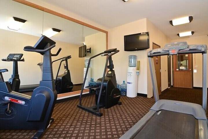 Quality Inn at Collins Road - Cedar Rapids
