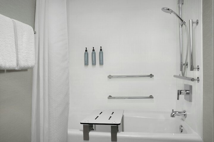 Courtyard by Marriott Bloomington