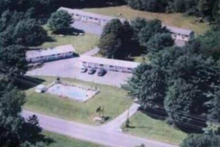 Four Seasons Motel