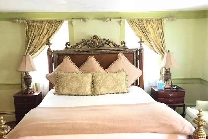 Room 10 of 36