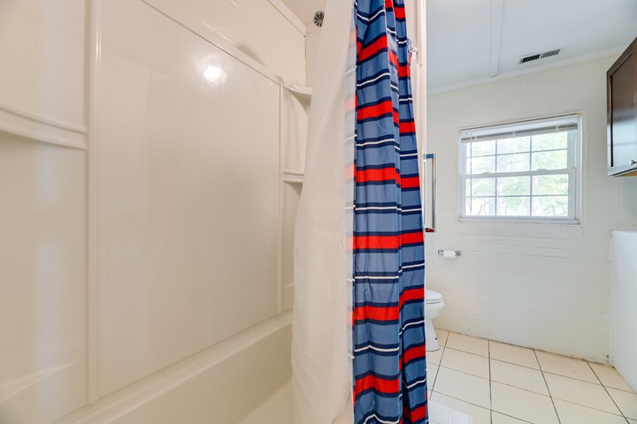Riverfront Edenton Condo w / Porch & Water Views!