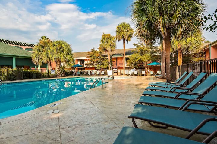 Pool 4 of 30
