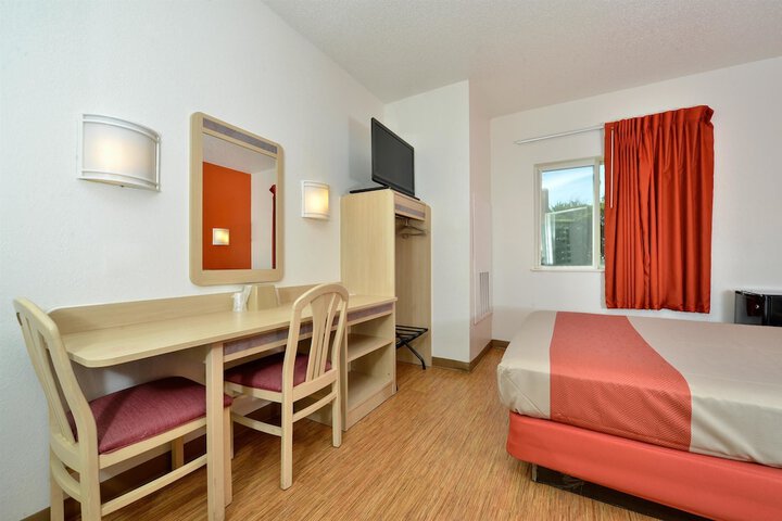 Room 22 of 27