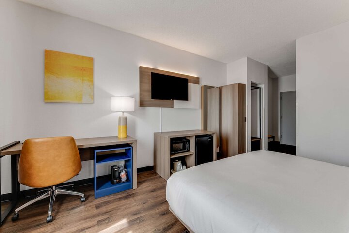 Room 19 of 37