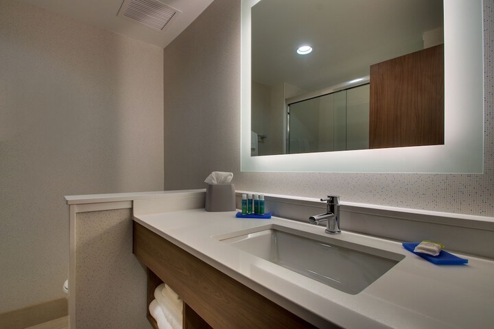 Room 15 of 31