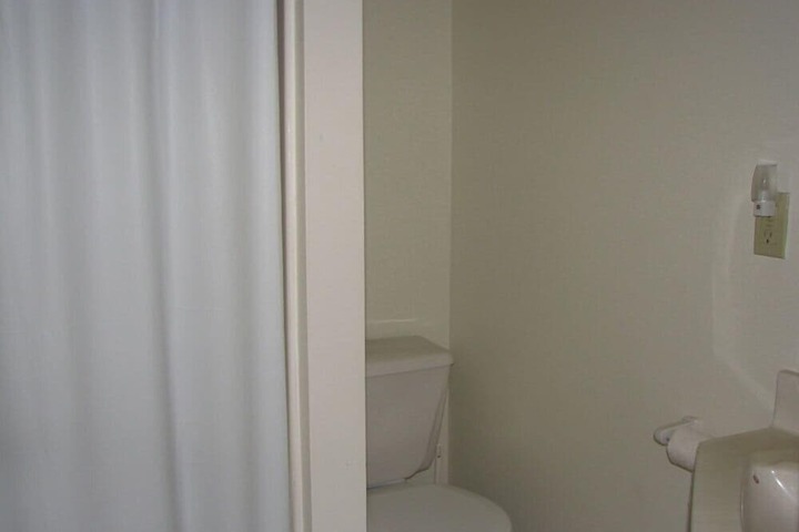 Room 70 of 123