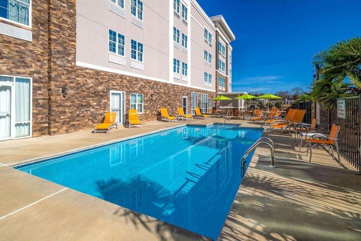 La Quinta Inn & Suites by Wyndham Forsyth