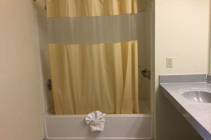 Room 13 of 21
