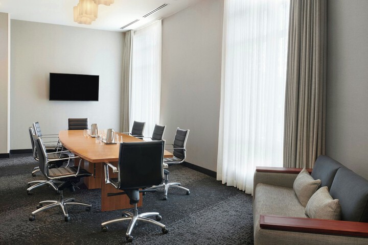 Courtyard by Marriott Calgary Airport