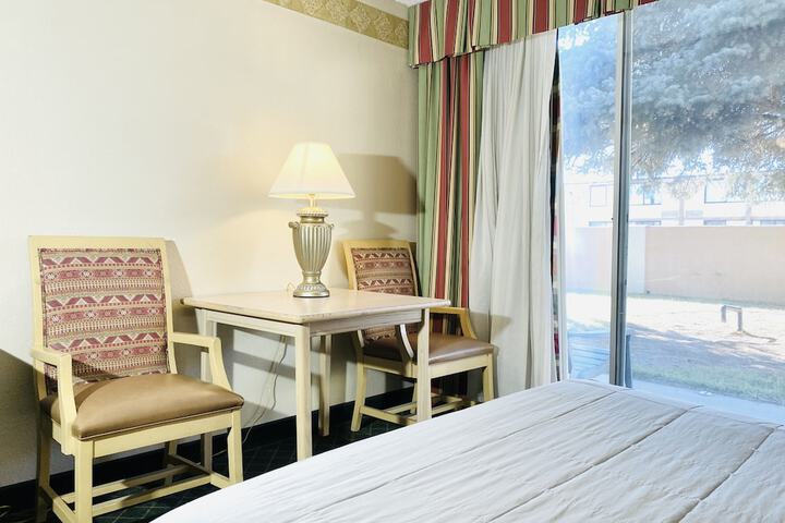 Room 10 of 29