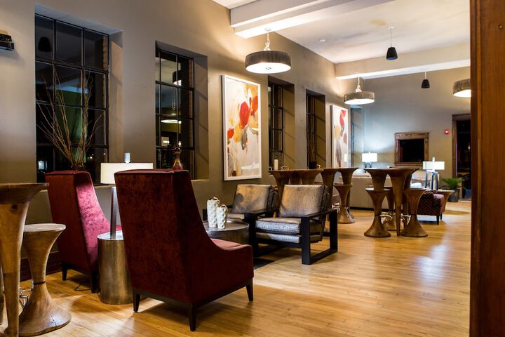 Lounge 59 of 71