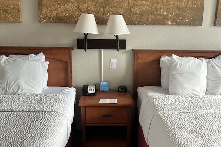 Room 6 of 34
