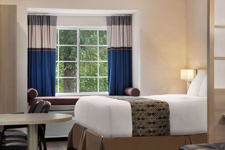 Microtel Inn & Suites by Wyndham Florence / Cincinnati Airport