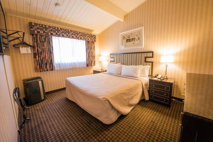 Los Gatos Lodge