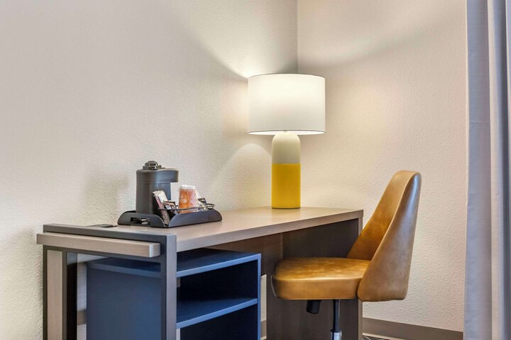 Comfort Inn & Suites Rapid City near Mt. Rushmore